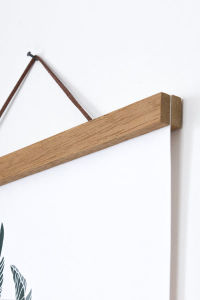 הדפס צילום - Fall leaf on water