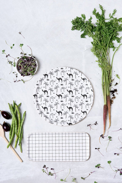 מגש עץ - Black and White Camels Pattern