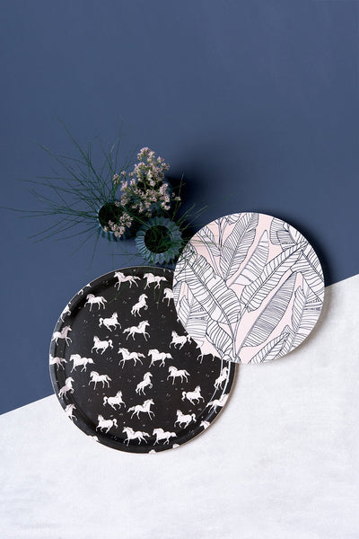 מגש עץ - Galloping Horses Pattern