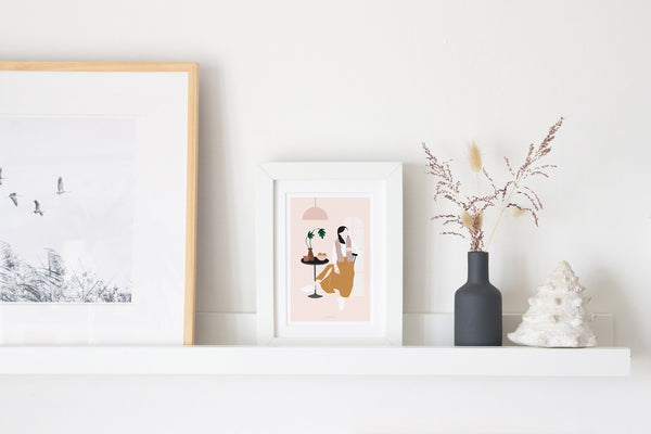 גלויה - Modern Women - At The CafÃ©