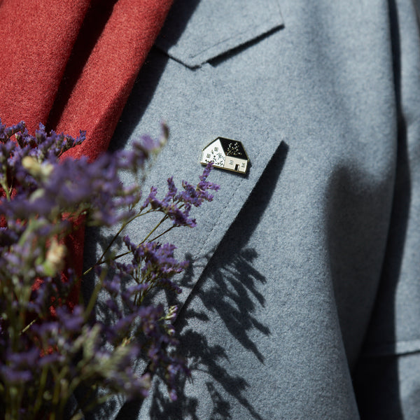 סיכת דש - בית