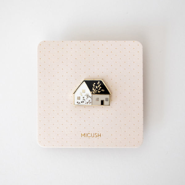 סיכת דש - בית