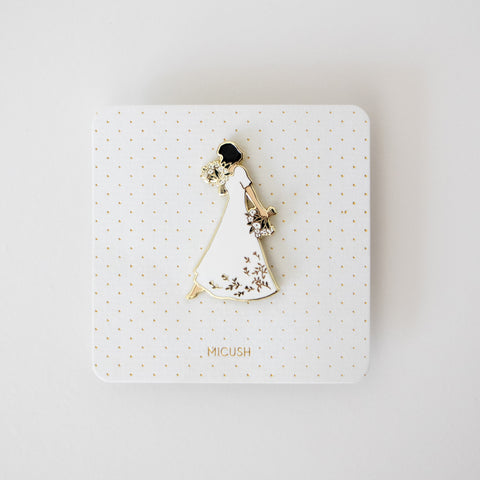 סיכת דש - נערת פרחים