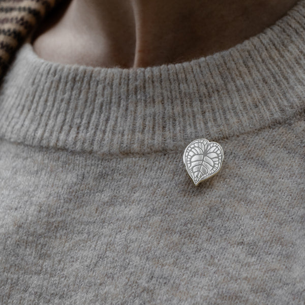 סיכת דש - עלה מוזהב