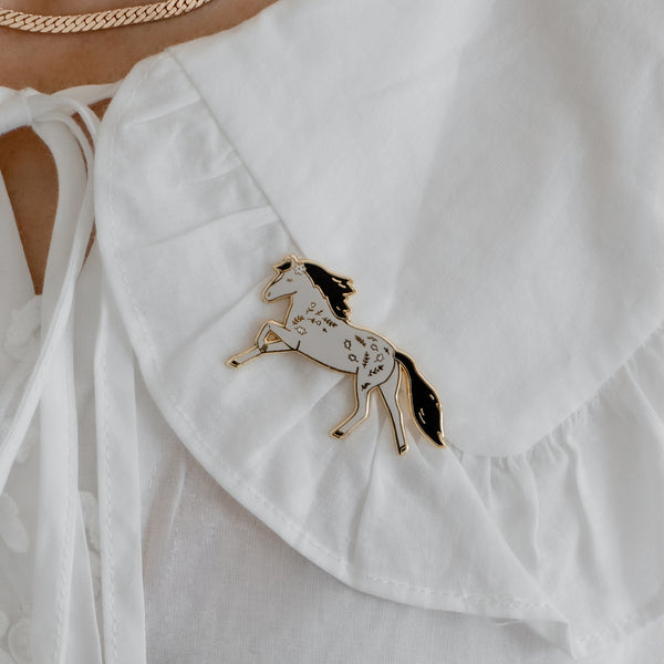 סיכת דש -סוס פוני דוהר