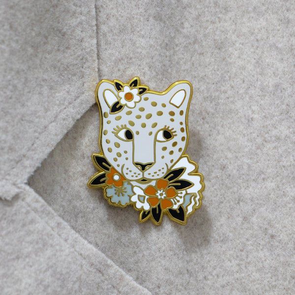 סיכת דש - יגואר